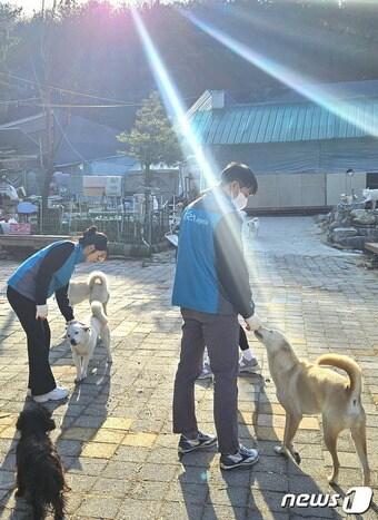 한국마사회 임직원 봉사단 엔젤스 봉사활동 모습&#40;한국마사회 제공&#41; 