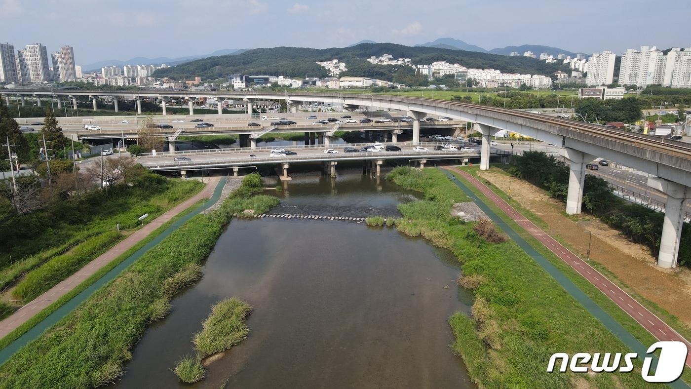 경안천 자전거도로 모습.&#40;용인시 제공&#41;