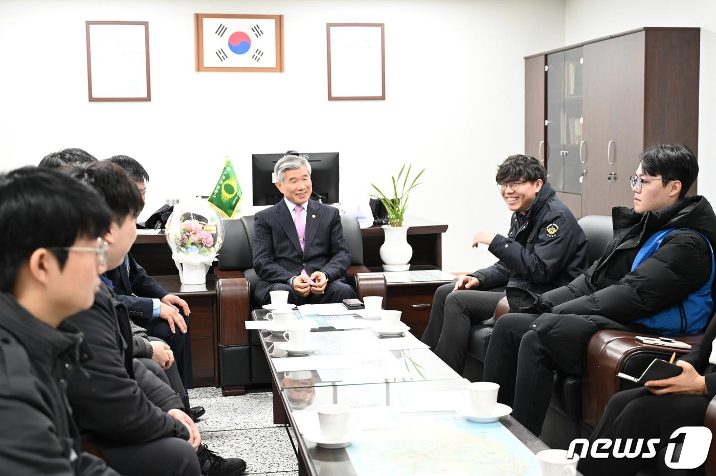 이기식 병무청장이 27일 오전 대전시 동구 한국철도공사를 방문, 복무 중인 사회복무요원들과 소통의 시간을 갖고 있다. &#40;병무청 제공&#41; 2023.11.27/뉴스1