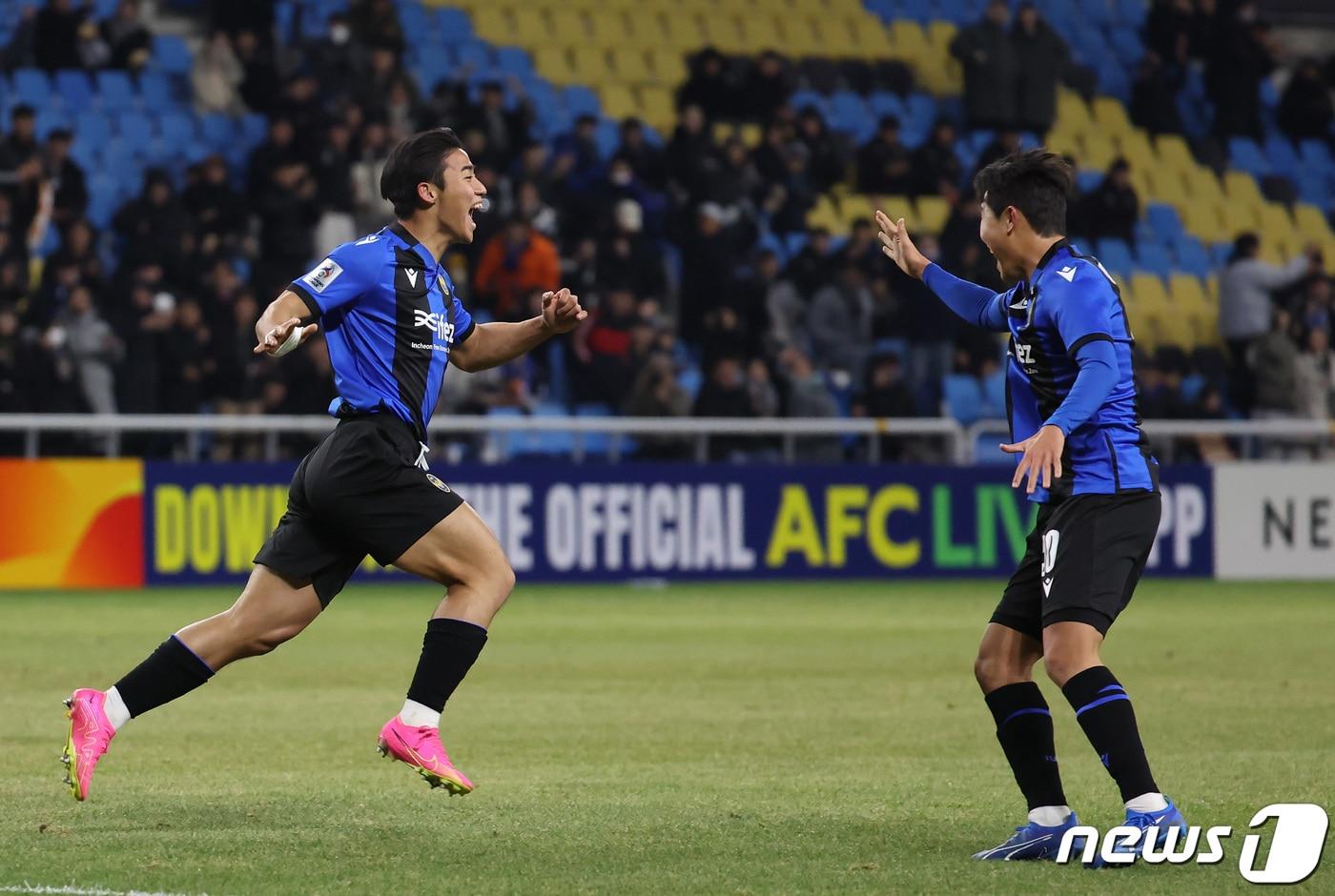 28일 오후 인천 중구 인천축구전용경기장에서 열린 2023-2024 챔피언스리그&#40;ACL&#41; 조별리그 G조 5차전 인천 유나이티드와 일본 요코하마 마리노스의 경기에서 인천 홍시후가 선제골을 넣고 기뻐하고 있다. 2023.11.28/뉴스1 ⓒ News1 김민지 기자