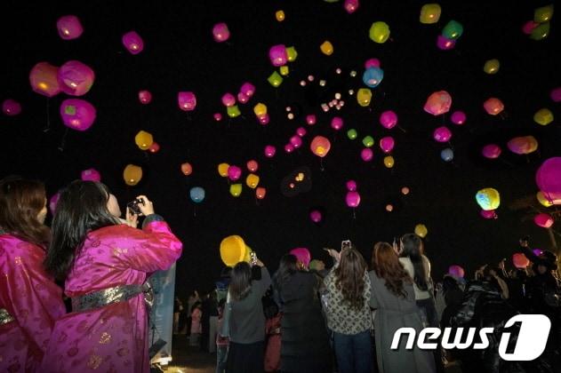 문화체육관광부와 한국관광공사가 최근 발표한 ‘대한민국 밤밤곡곡 100’에 선정된 익산문화재야행 모습.&#40;익산시 제공&#41;/뉴스1