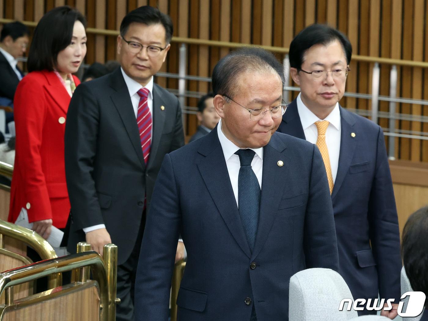 윤재옥 원내대표가 1일 오전 서울 여의도 국회에서 열린 원내대책회의에 참석하고 있다. 2023.12.1/뉴스1 ⓒ News1 황기선 기자