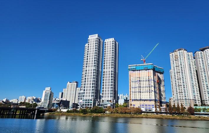 중도금 만기 불가시 조합원 금융피해가 우려되는 울산 중구 A지역주택조합의 주상복합 아파트.