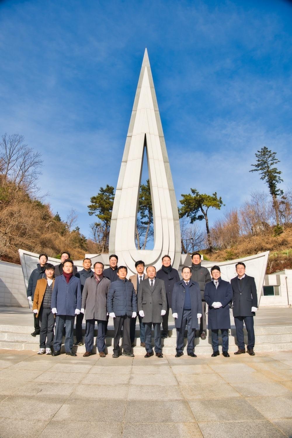 오른쪽에서 4번째 최병욱  대통령소속 경제사회노동위원회 자문위원