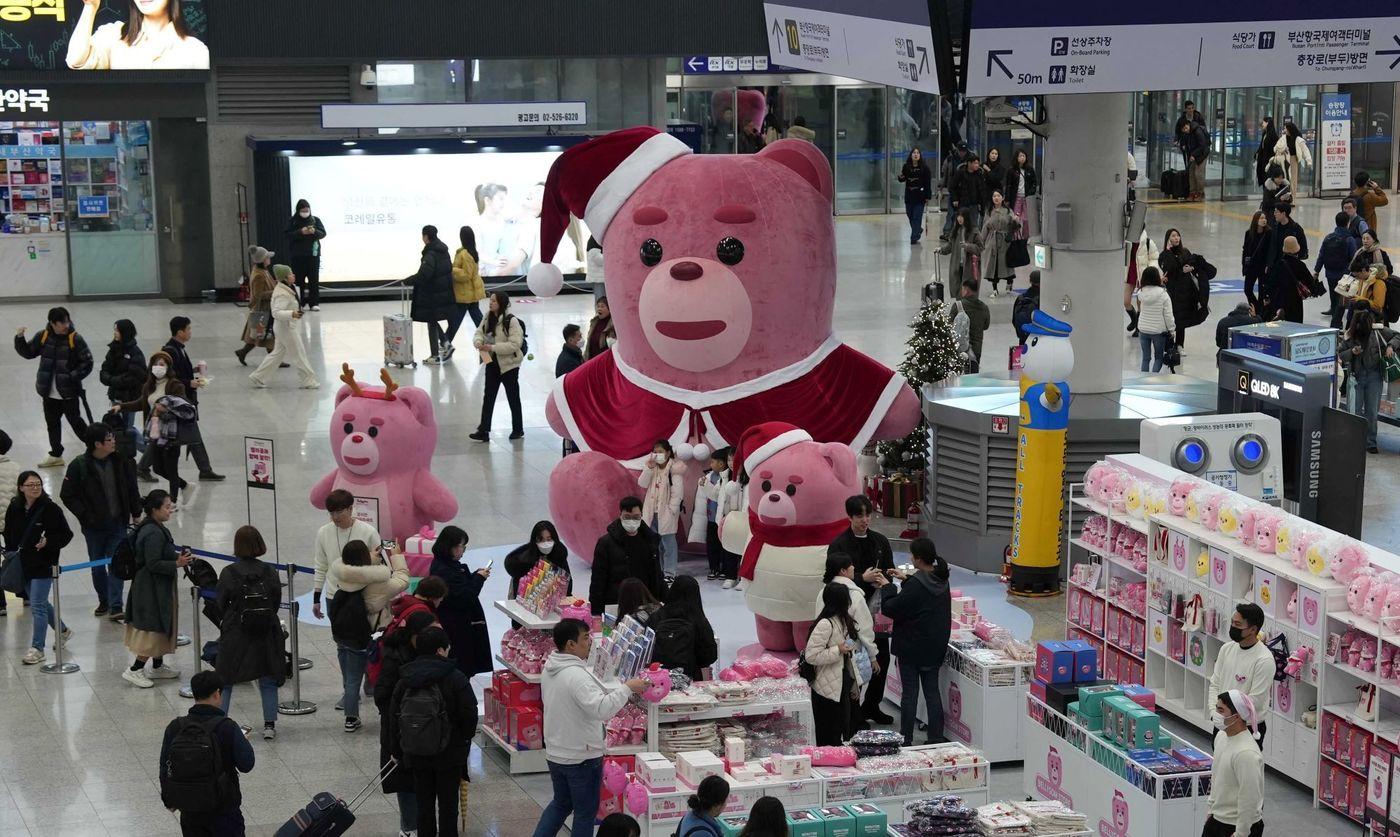 부산역에 설치된 코레일유통 벨리곰 팝업스토어.&#40;코레일유통 제공&#41;