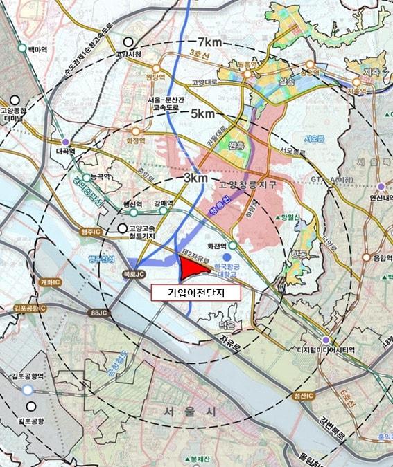경기도는 지난 8월 25일 경기도 도시계획위원회 심의회를 열어 ‘고양현천 기업이전부지’ 개발사업 예정 지역인 고양시 덕양구 현천동 일원 0.3㎢를 2024년 9월 6일까지 1년간 토지거래허가구역으로 재지정했다.&#40;경기도 제공&#41;