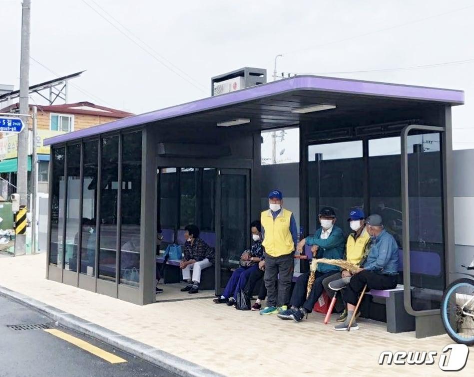  전북 정읍시가 국토교통부 공모사업인 ‘2024 생활밀착형 도시재생 스마트기술지원사업’에 최종 대상지로 선정됐다. 스마트  버스정류장 사진&#40;정읍시 제공&#41;2023.12.28/뉴스1