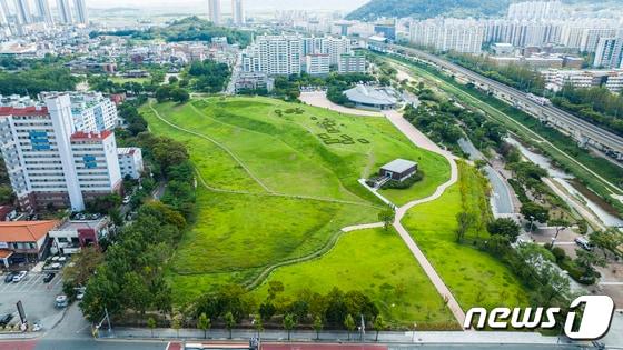 경남 김해시 대성동에 있는 2만381㎡ 규모의 고분군 &#40;김해시 제공&#41;