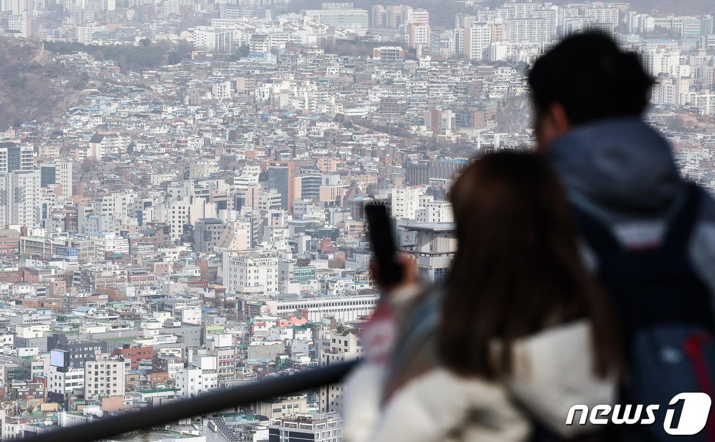 서울 남산타워에서 바라본 아파트. 2023.12.7/뉴스1 ⓒ News1 김민지 기자