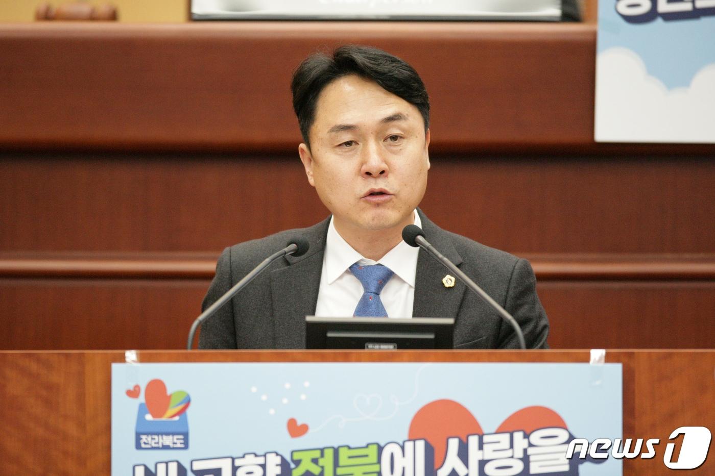 한정수 전북자치도의원이 발의한 ‘학교운영위원장 협의회 설치 및 지원에 관한 조례 일부개정조례안’이 상임위인 교육위원회에서 원안 가결됐다./뉴스1