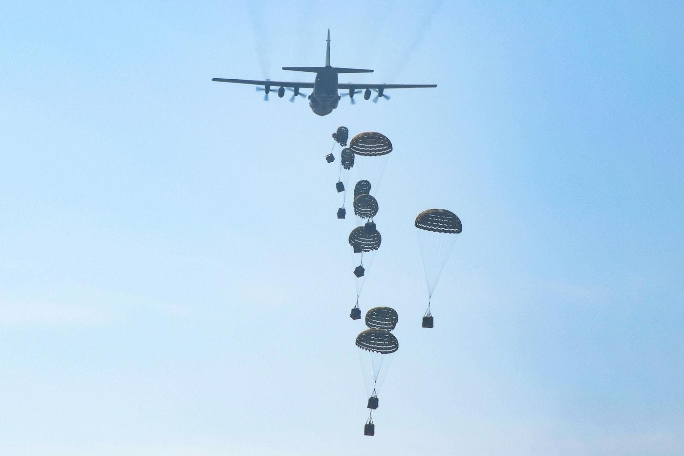 공군 C-130 수송기. &#40;공군 제공&#41;