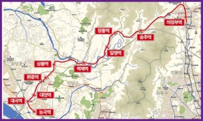 국가철도공단은 내년 상반기 중 교외선&#40;고양 능곡~양주~의정부 32.1km&#41; 시설개량공사를 마친 뒤 하반기 시험을 거쳐 본격적인 운행에 들어간다. 이렇게 되면 교외선은 2004년 운행 중단 이후 20년 만에 다시 추억의 노선을 달리게 된다.&#40;경기도 제공&#41; ⓒ News1 진현권 기자