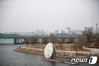 오세훈 서울시장이 9일 발표한 &#39;도시 건축 디자인 혁신 방안&#39; 첫 적용 사례로 노들섬이 한강의 새 랜드마크로 거듭날 전망이다. 뉴스1 DB