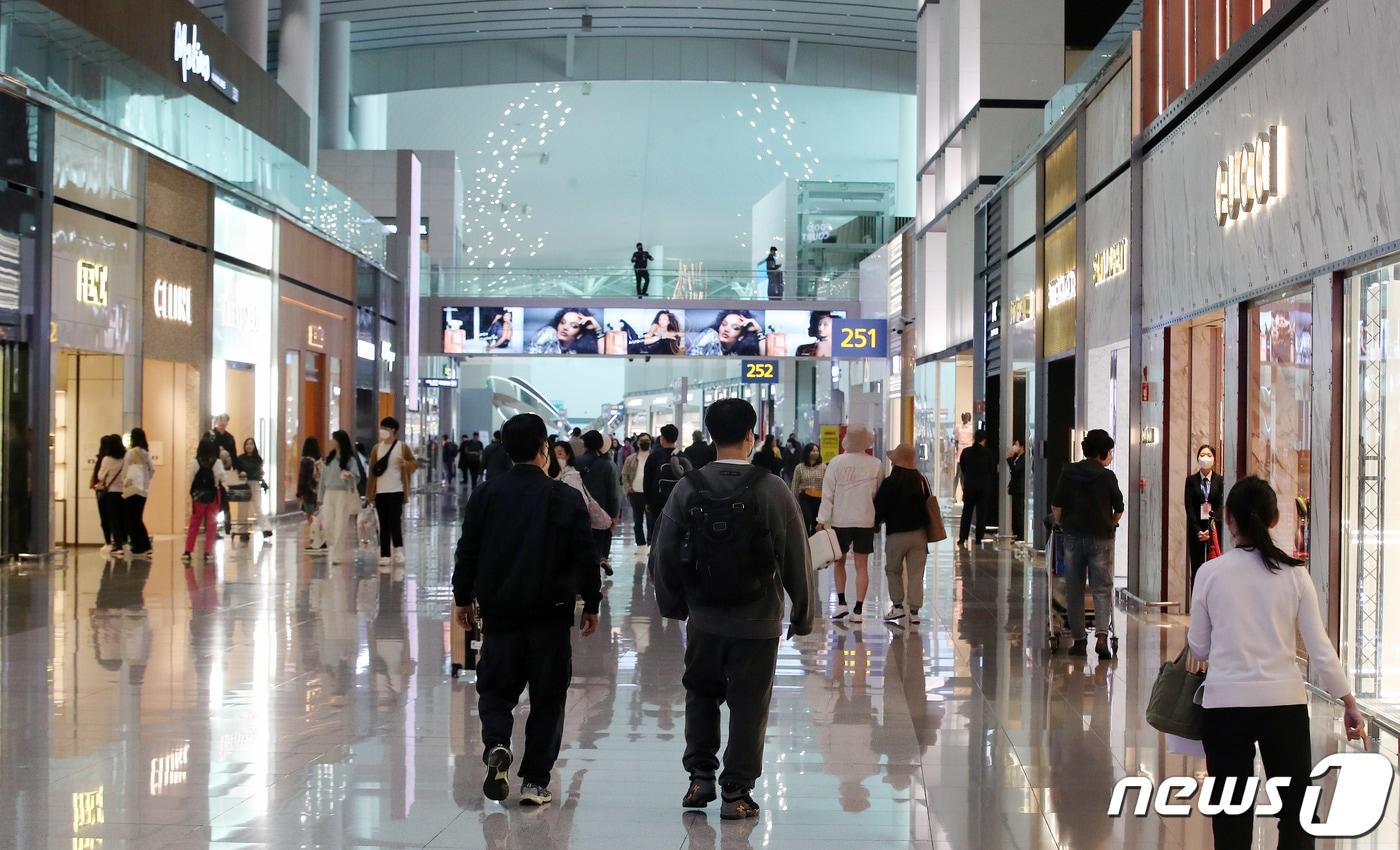 인천국제공항 2터미널 면세점 모습.ⓒ News1 박세연 기자