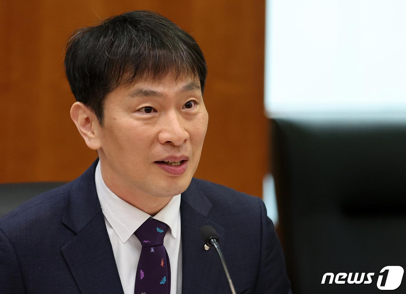 이복현 금융감독원장이 2일 서울 영등포구 여의도 금융투자협회에서 열린 증권사 CEO 간담회에서 인사말을 하고 있다. 2023.3.2/뉴스1 ⓒ News1 김진환 기자