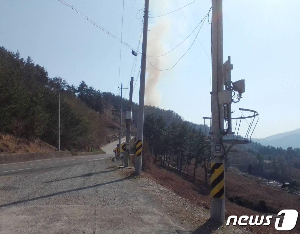 경남 남해군 창선면에서 발생한 산불&#40;산림청 제공&#41;. 2023.3.19