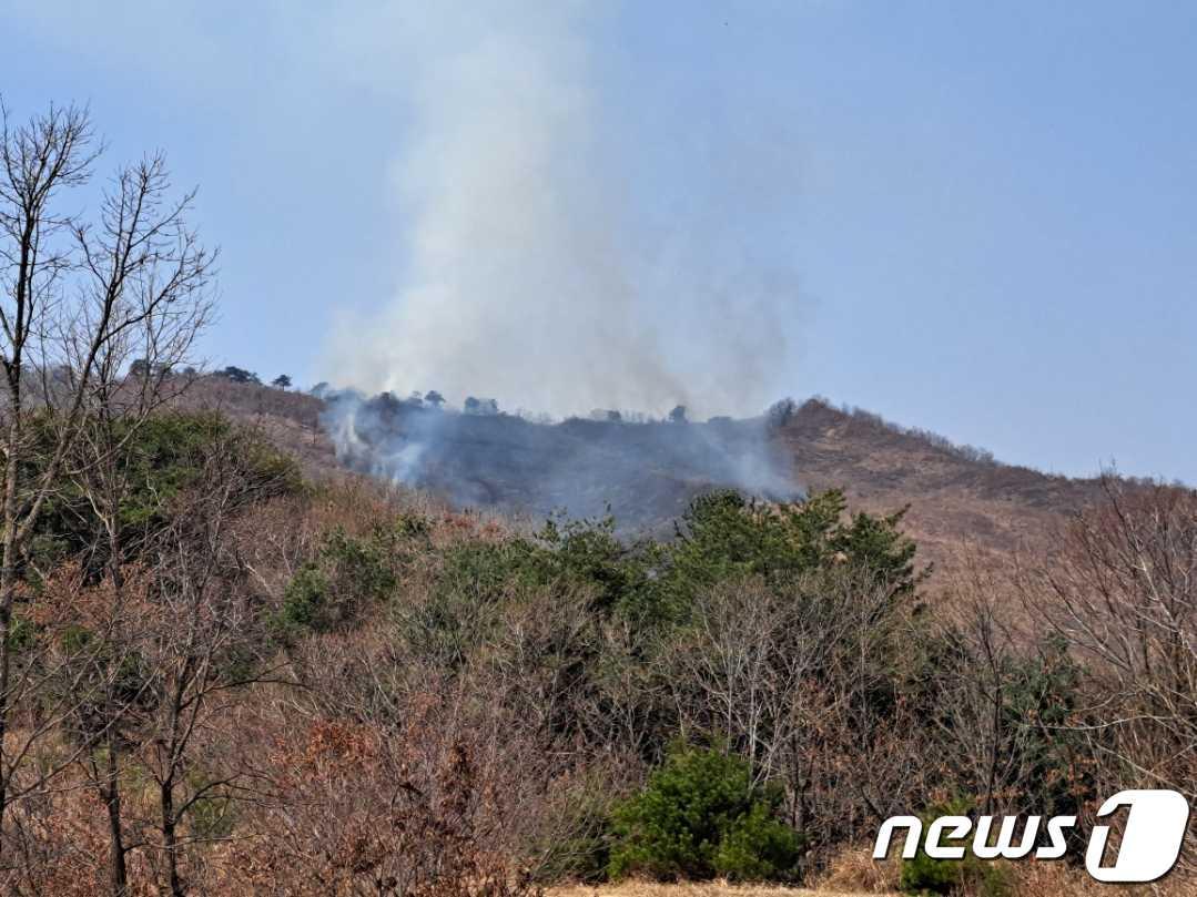 화천 군부대 포사격장 화재.&#40;강원도소방본부 제공&#41; 2023.3.21/뉴스1