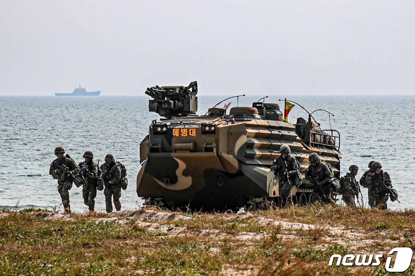 해병대가 태국 남부 핫야오 해안 일대에서 2023년 코브라골드 해외 연합훈련을 하고 있다. &#40;해병대사령부 제공&#41; 2023.3.3/뉴스1