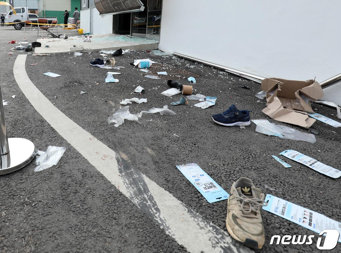 8일 전북 순창군 구림면 한 농협에서 1t트럭이 조합장 투표를 기다리던 인파를 들이 받는사고가 발생했다. 이 사고로 현재까지 4명이 숨지고, 16명이 다쳐 치료 중이다. 2023.3.8/뉴스1 ⓒ News1 유경석 기자