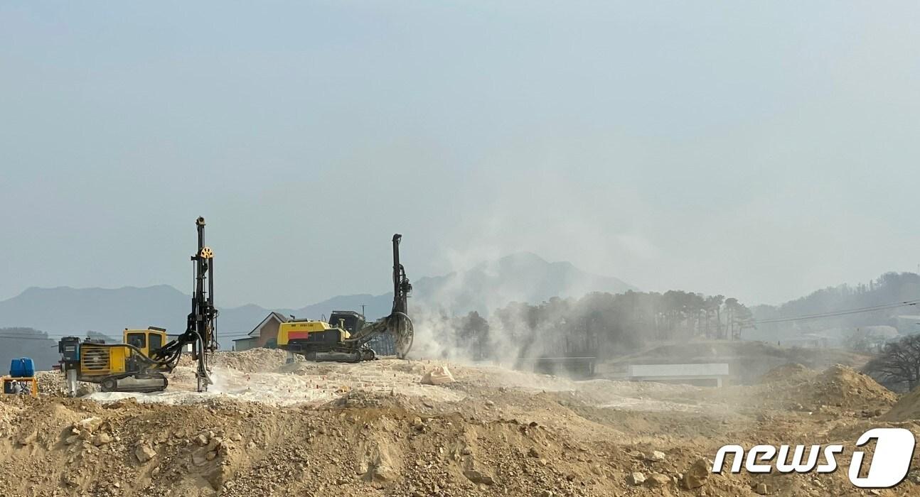 10일 충북 옥천군은 비산먼지 관리를 소홀히 한 공사업체를 적발해 조치했다고 밝혔다.&#40;영동군 제공&#41;2023.4.10/뉴스1 