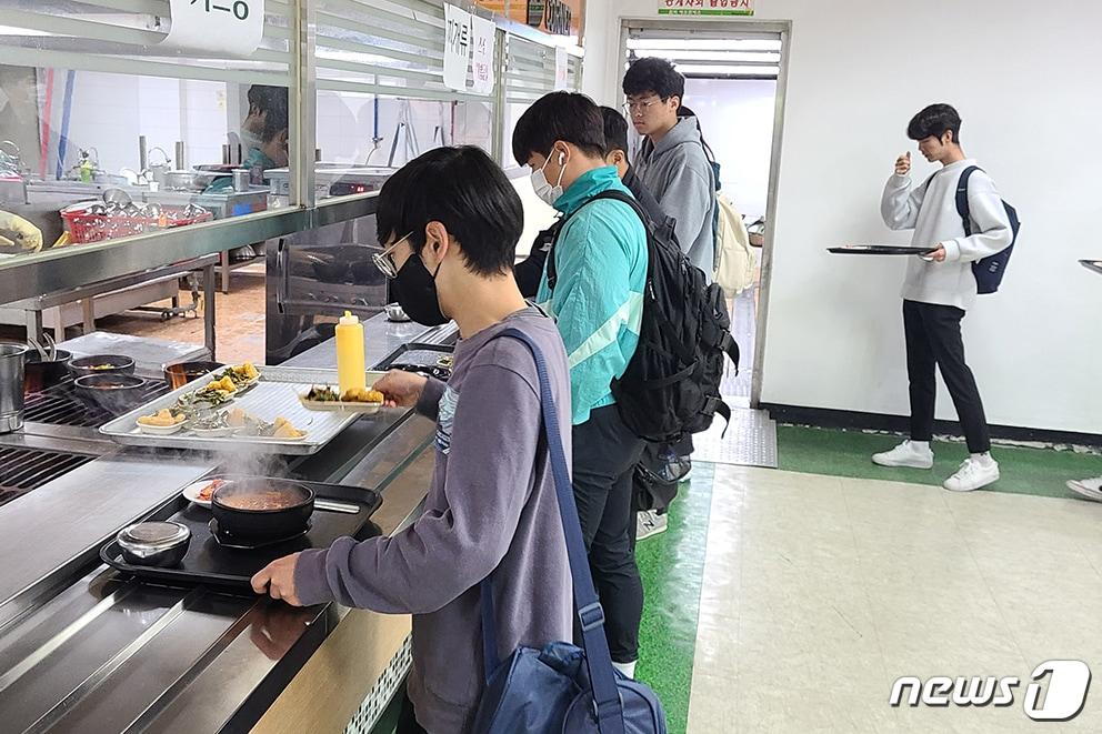 전북 익산시에 있는 원광대학교가 2일부터 시행한 &#39;천원의 아침밥 사업&#39;을 시행했다.&#40;원광대 제공&#41;2023.5.2./뉴스1