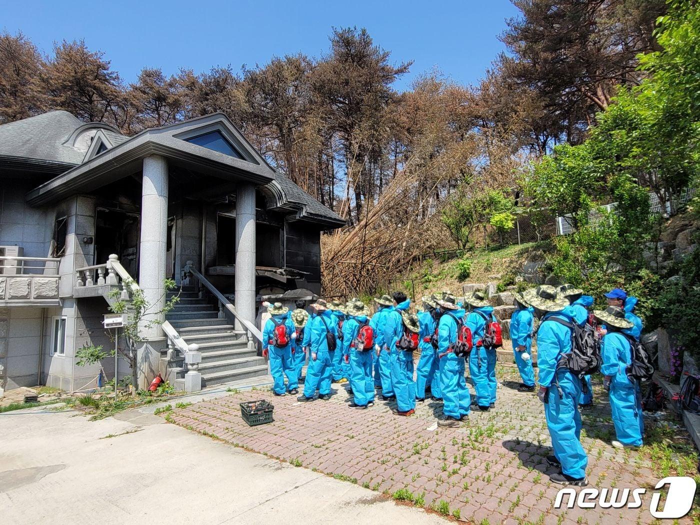 삼척시청 강릉산불 피해복구 자원봉사.&#40;삼척시 제공&#41; 2023.5.25/뉴스1