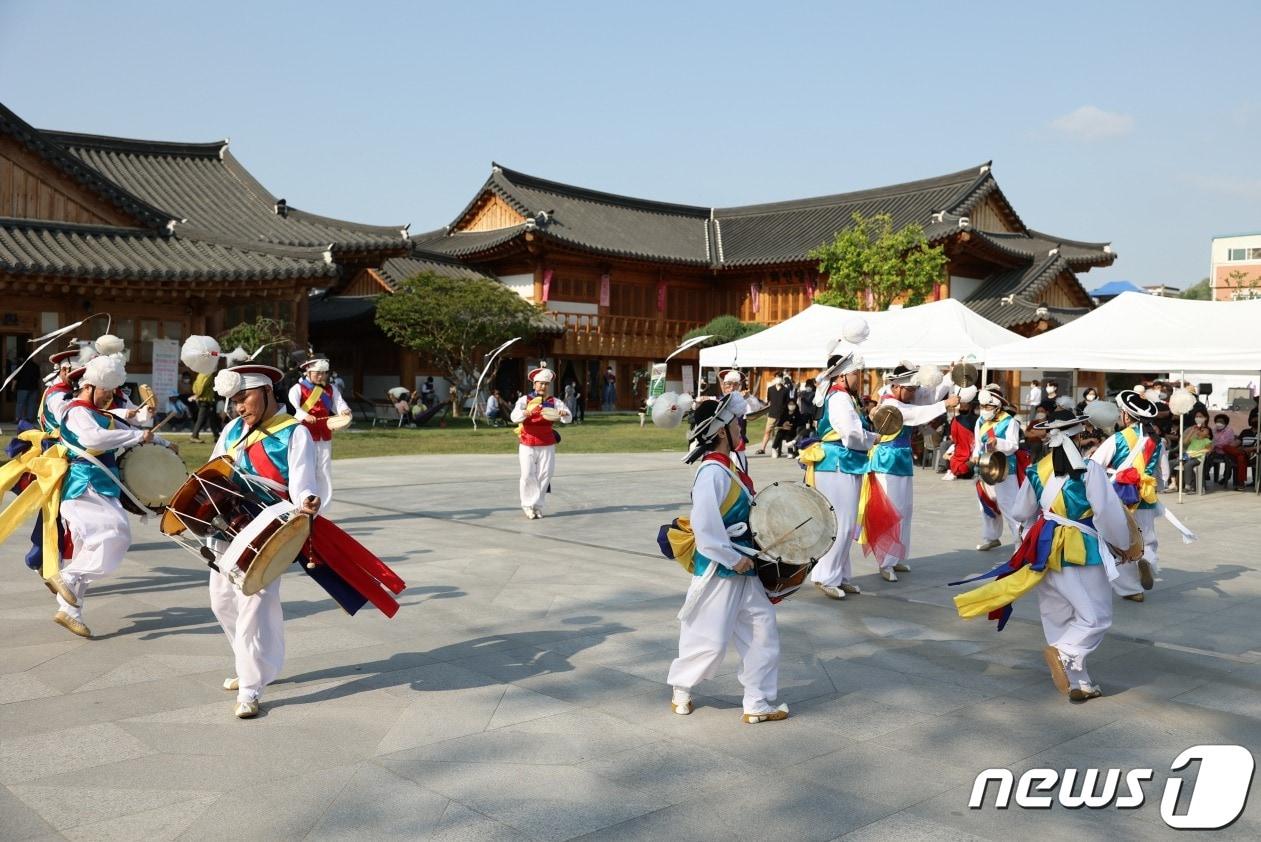 &#40;재&#41;전북테크노파크&#40;TP&#41;가 제93회 남원 춘향제 흥행도 등 주요 성과를 분석하기 위해 드론 서비스를 지원한다.&#40;전북테크노파크 제공&#41;2023.5.26./뉴스1