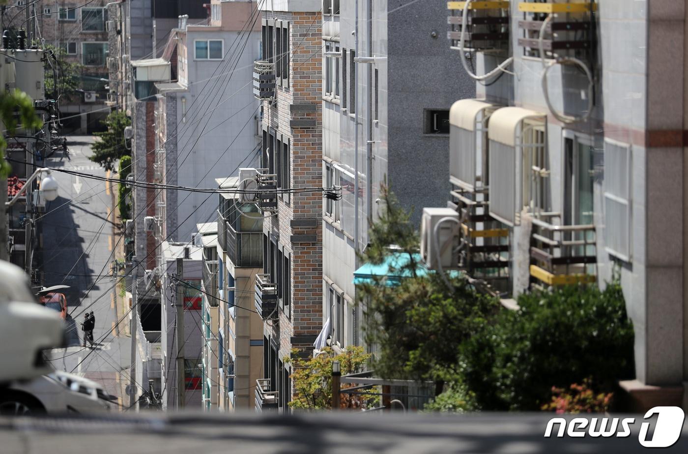 &lt;자료 사진&gt;  서울 강서구의 한 빌라 밀집지역. 2023.5.3/뉴스1 ⓒ News1 이승배 기자