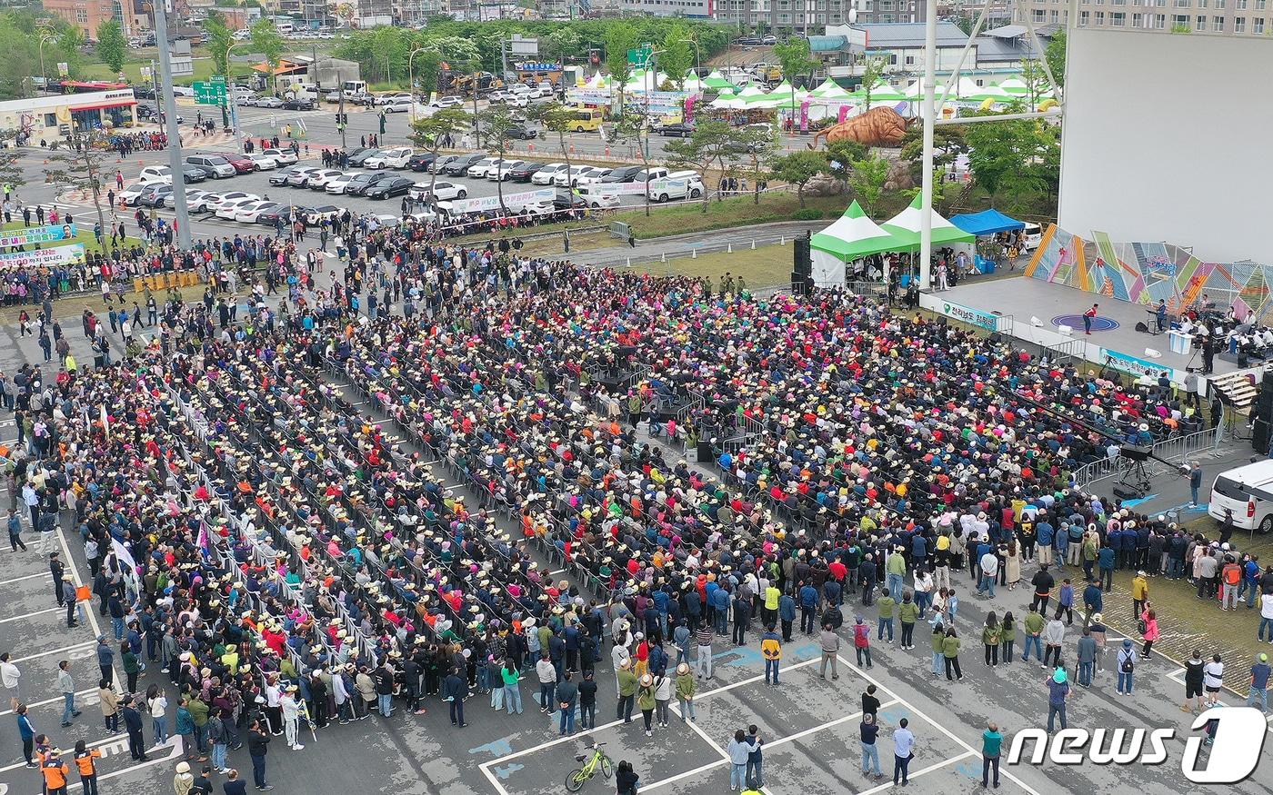 함평나비대축제 기간인 지난 6일 열린 전국노래자랑 함평군편 현장.&#40;함평군 제공&#41;/뉴스1