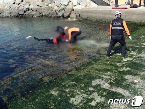 지난 5월3일 부산 기장군 일광면 동백항 인근에서 발생한 사고현장.&#40;부산소방재난본부 제공&#41;