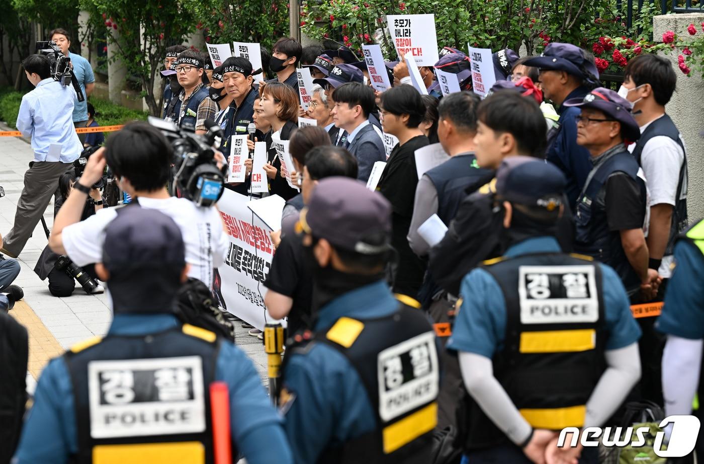 3일 토요일에도 어김없이 서울 도심 곳곳에서 시민단체 및 진보·보수단체의 집회·시위가 열려 인도·차도에 혼잡이 발생했다. 2023.6.2/뉴스1 ⓒ News1 이동해 기자