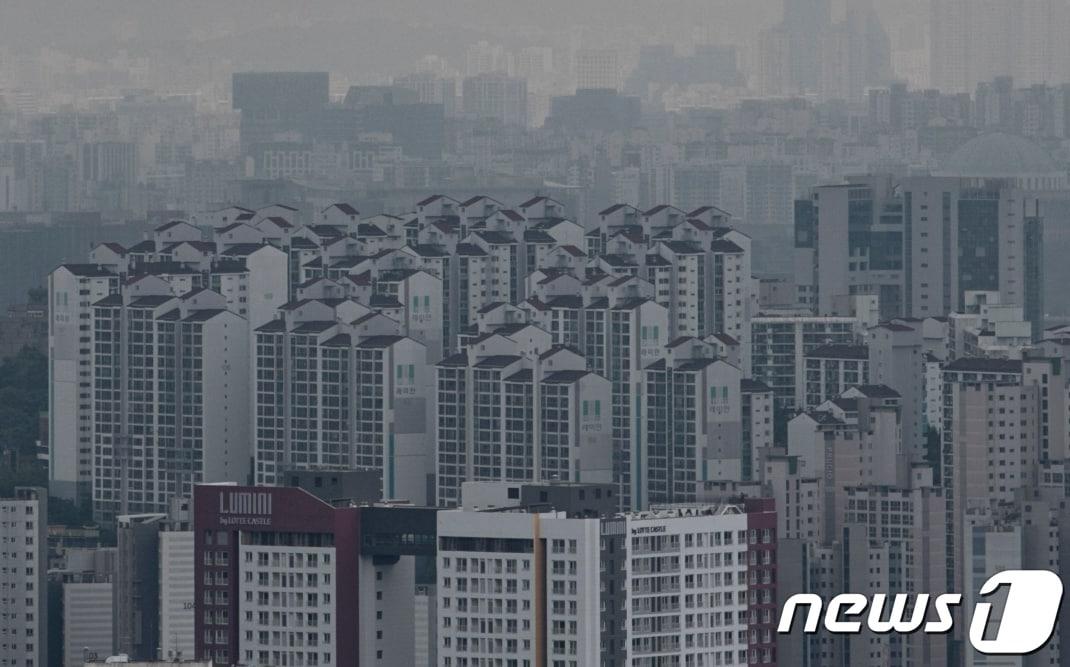  서울 중구 남산에서 바라본 서울 시내 아파트. 2023.6.21/뉴스1 ⓒ News1 김도우 기자