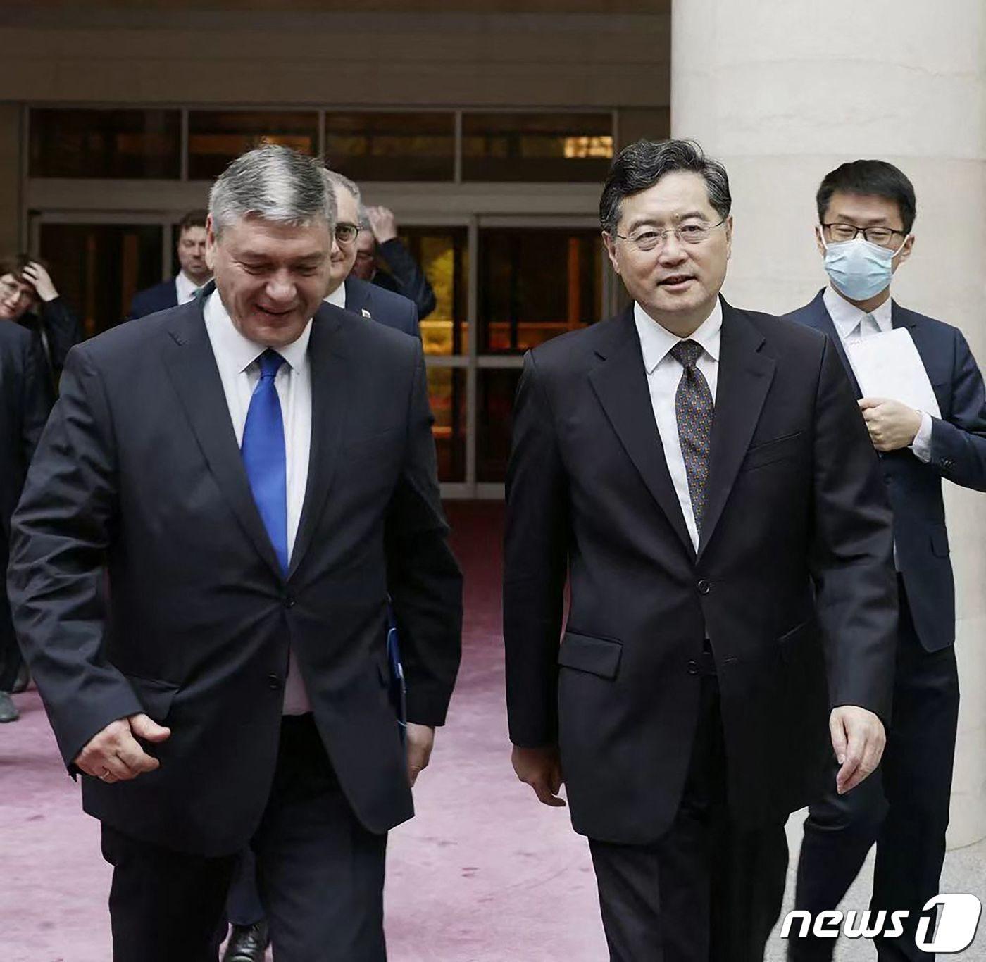 안드레이 루덴코 러시아 외무차관&#40;왼쪽&#41;. 2023.6.25 ⓒ AFP=뉴스1 ⓒ News1 우동명 기자