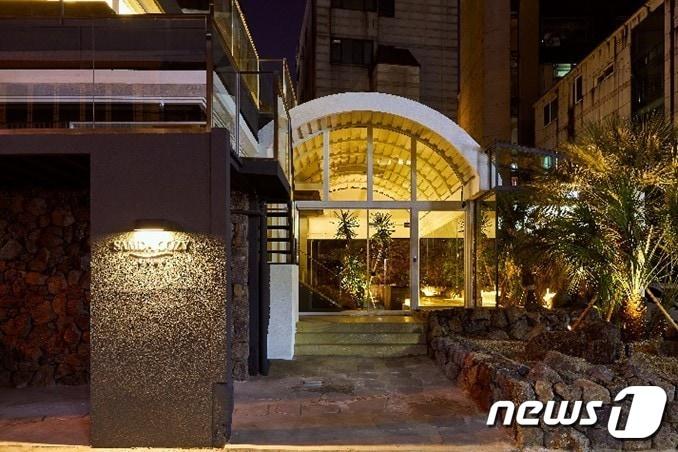 플래그십 매장 &#39;카페 삼다코지&#39;.&#40;제주삼다수 제공&#41; 