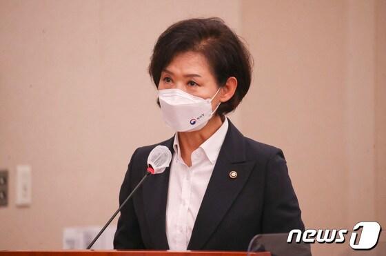 특허청은 8일 산하 공공기관이 함께하는 소통의 자리를 갖고, 향후계획과 지난 1년간의 지식재산 정책 추진성과를 발표했다. 이인실 특허청장 자료 사진.  /뉴스1