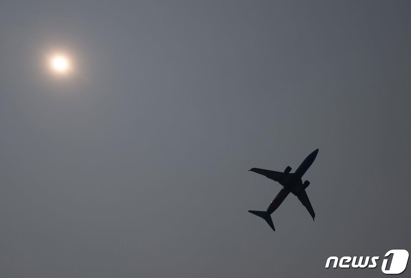 8일 &#40;현지시간&#41; 미국 공항서 보잉 737 여객기가 이륙을 하고 있다. 2023.6.9 ⓒ AFP=뉴스1 ⓒ News1 우동명 기자