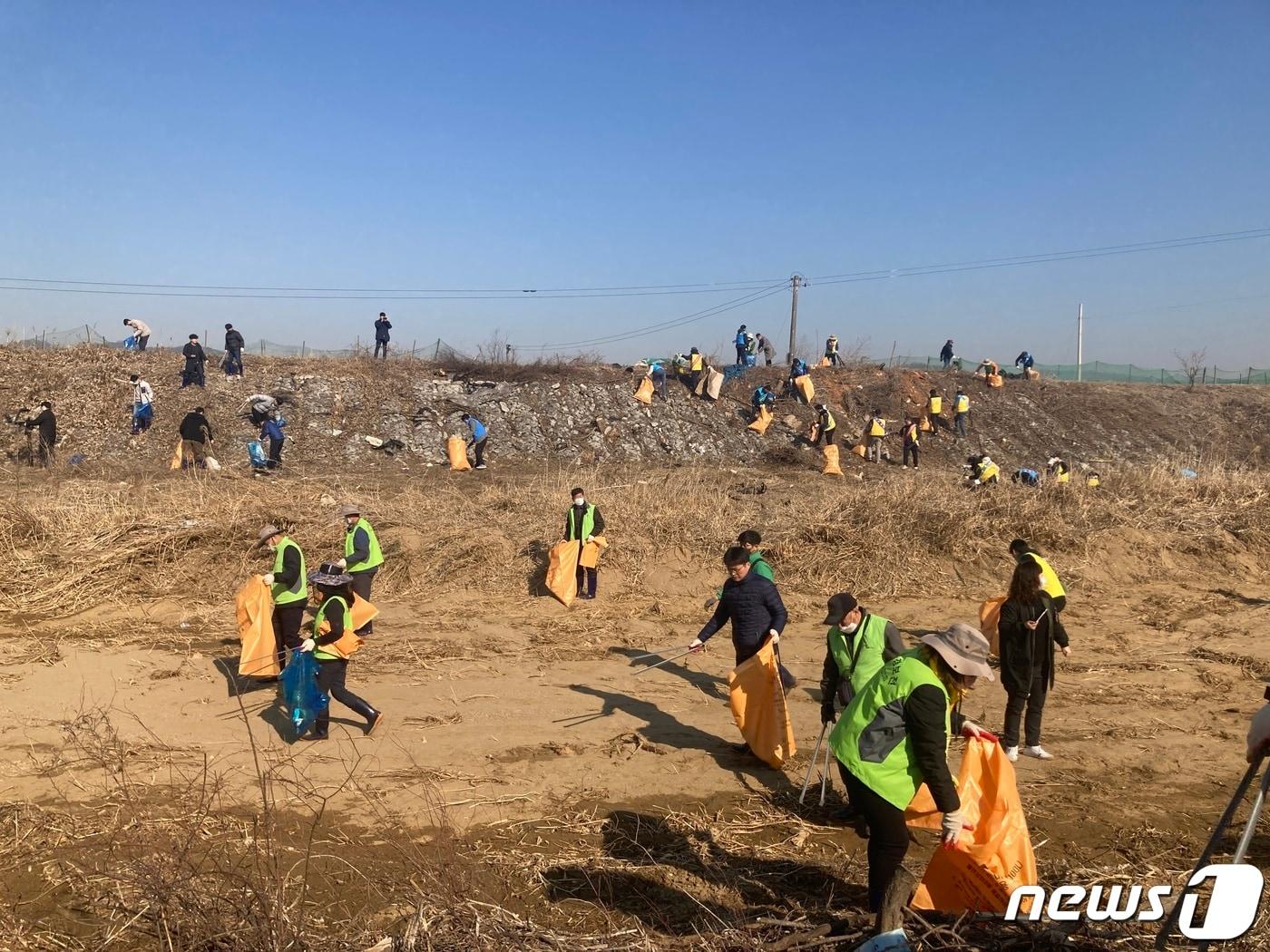 충북 청주시는 17일부터 21일까지 3단계 공공근로사업 참여자 280명을 모집한다.&#40;사진은 기사 내용과 무관함&#41; / 뉴스1 ⓒ News1