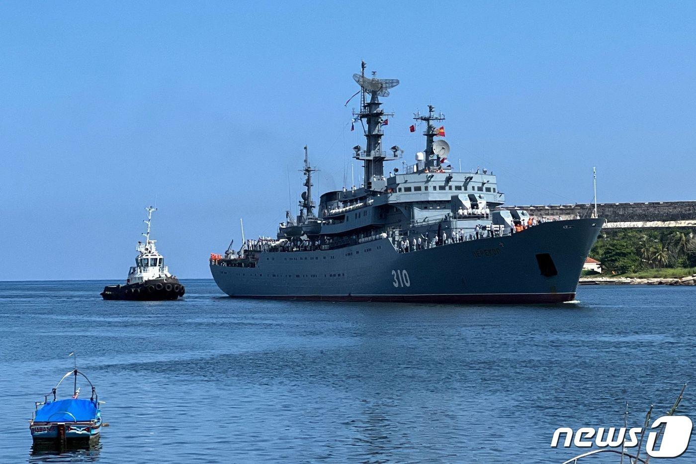11일 &#40;현지시간&#41; 러시아 해군 훈련함 페레코프가 쿠바 아바나 항에 도착을 하고 있다. 2023.7.13 ⓒ AFP=뉴스1 ⓒ News1 우동명 기자