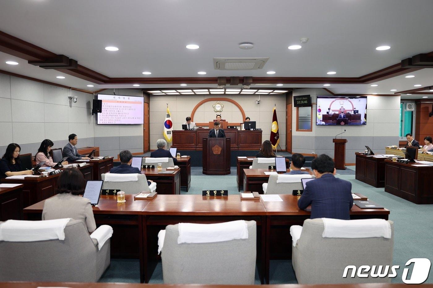 19일 전북 진안군의회가 제285회 임시회를 개회하고 있다.&#40;진안군의회제공&#41;2023.7.19/뉴스1