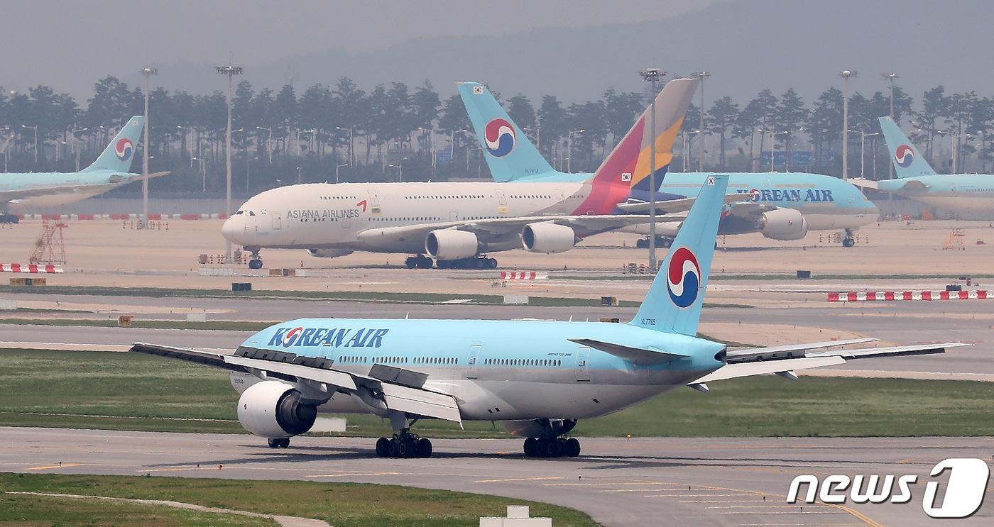 인천국제공항 전망대에서 바라본 여객기 자료사진. 2023.7.20/뉴스1 ⓒ News1 김진환 기자