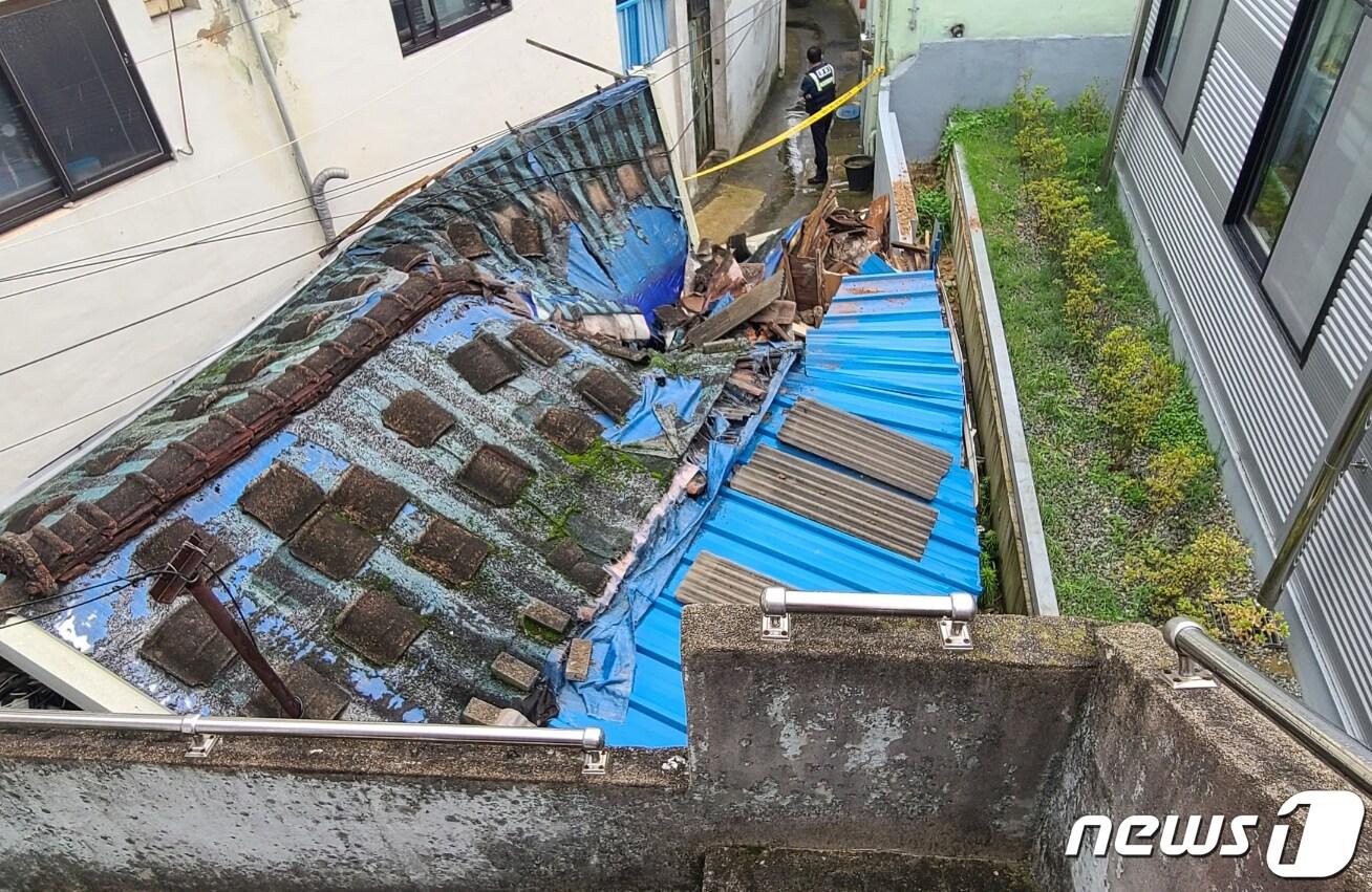 한 주택 건물 지붕이 무너지는 사고가 발생했다. 사진은 기사 내용과 관련없음. ⓒ News1 박준배 기자