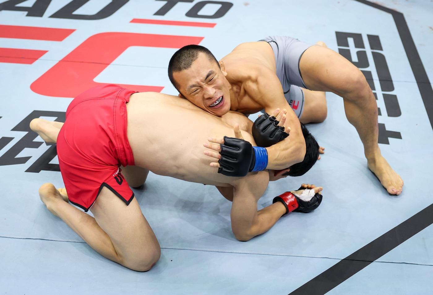 로드 투 UFC 우승에 도전하는 김상욱&#40;오른쪽&#41;.&#40;UFC 제공&#41;