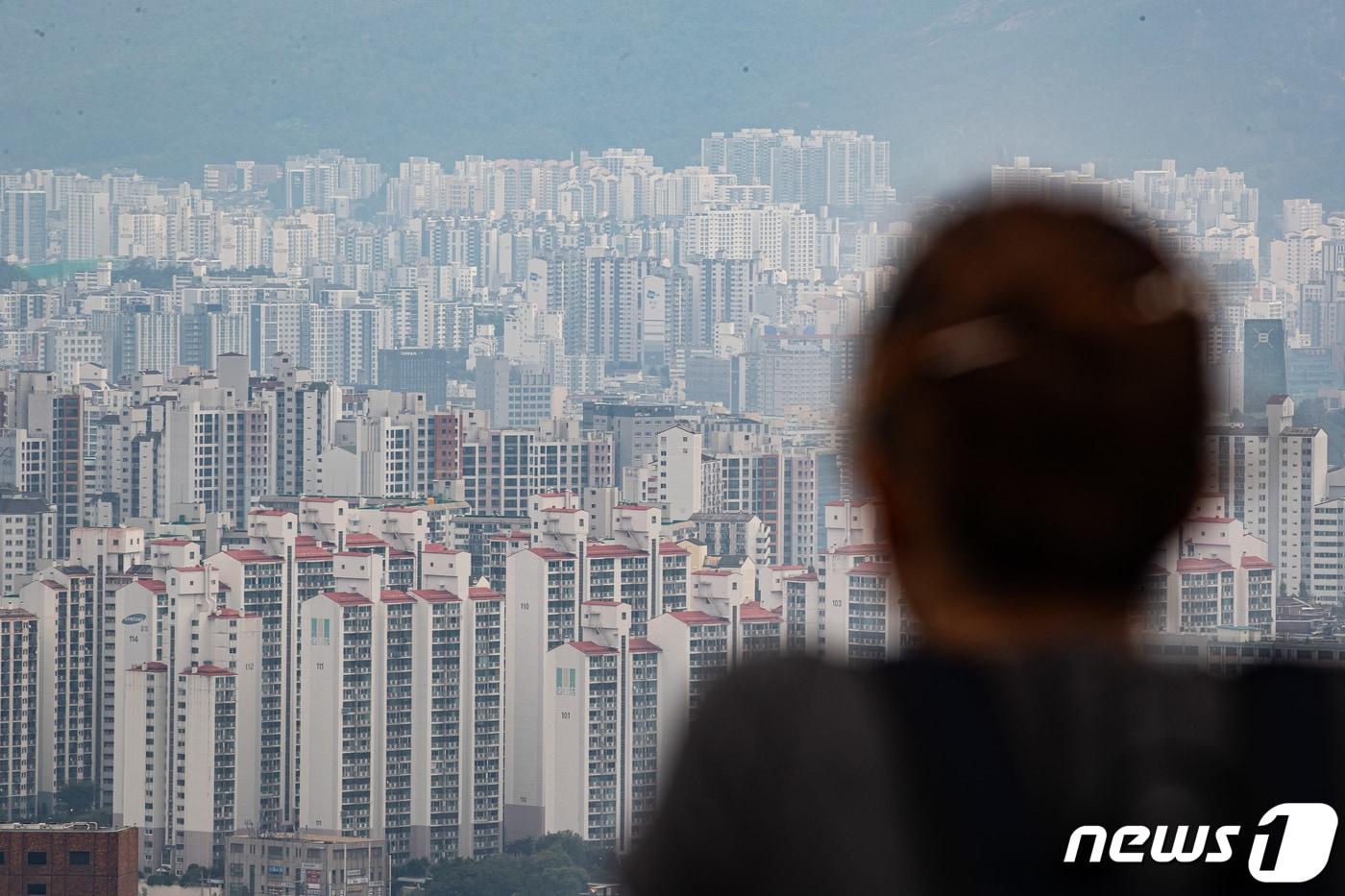 서울 중구 남산에서 바라본 서울 도심 아파트 단지. 2023.8.27/뉴스1 ⓒ News1 유승관 기자