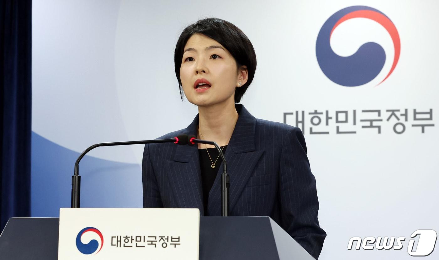 한지아 국민통합위원회 자살 위기극복 특별위원회 위원장이 30일 오후 서울 종로구 세종대로 정부서울청사에서 &#39;모두가 소중한 자살 없는 사회&#39; 실현 위한 정책 제안을 하고 있다. 2023.8.30/뉴스1 ⓒ News1 김명섭 기자