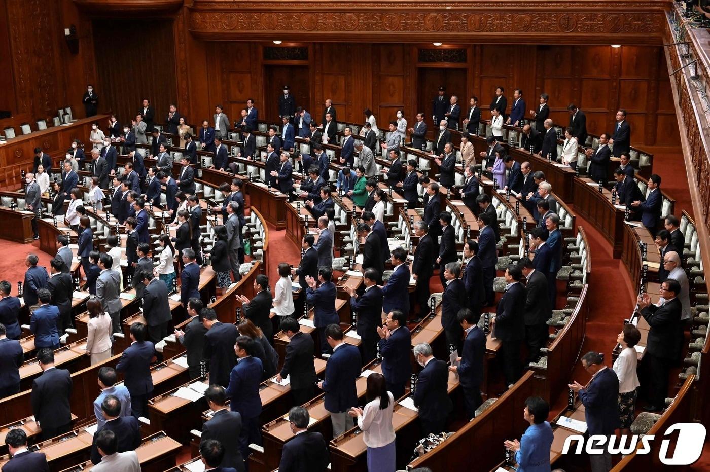 일본 참의원 의원들이 성범죄 관련 형법 개정안을 놓고 표결을 실시하고 있다. &#40;사진은 기사 내용과 무관함&#41; / 뉴스1 ⓒ News12023.6.16 ⓒ AFP=뉴스1 ⓒ News1 강민경 기자