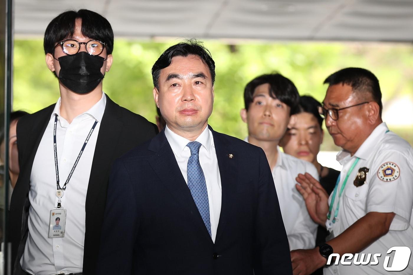 &#39;더불어민주당 전당대회 돈 봉투 의혹&#39;을 받는 윤관석 전 무소속 의원. /뉴스1 ⓒ News1 박정호 기자