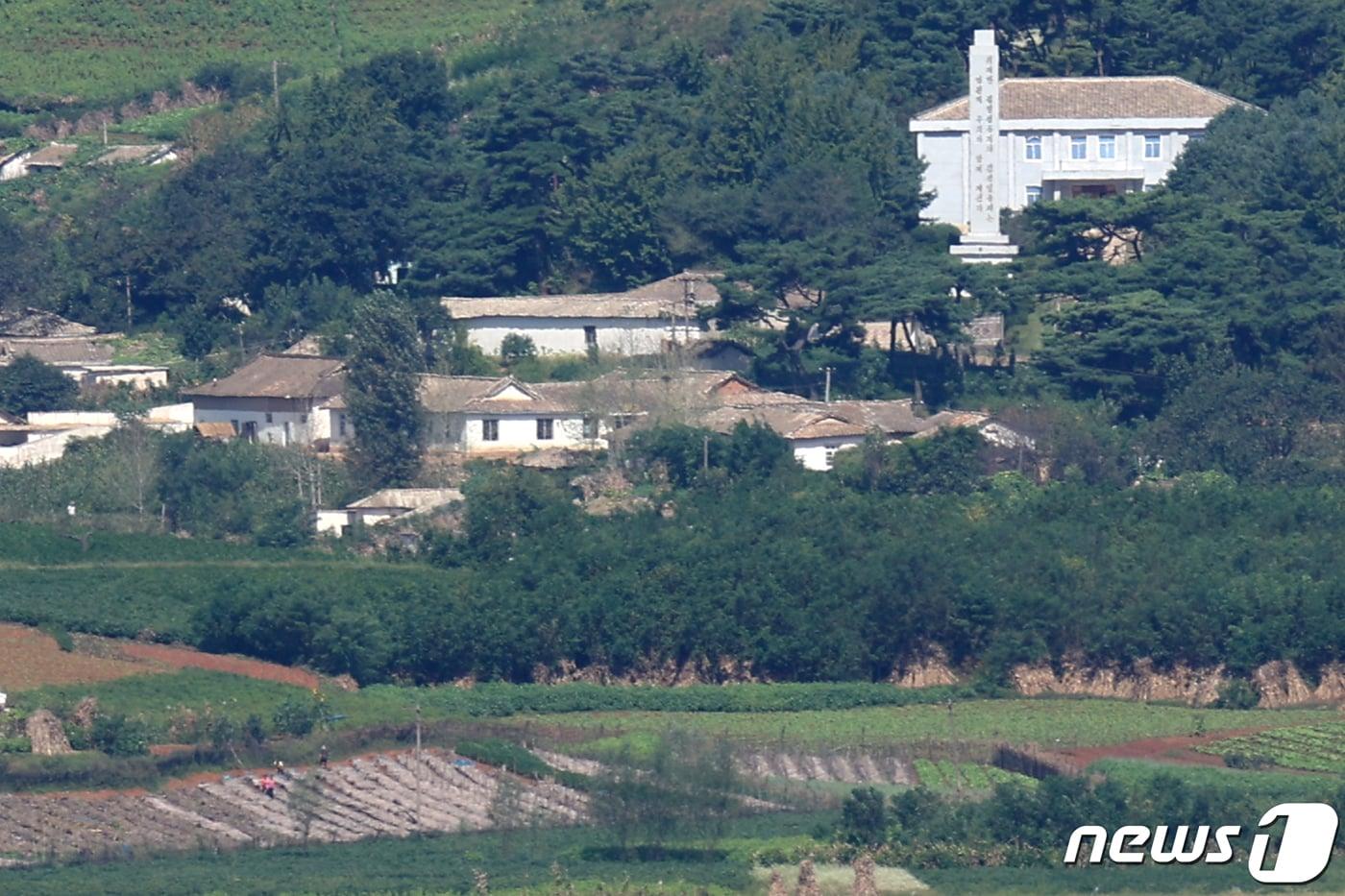 경기 파주 오두산 통일전망대에서 바라본 북한 황해북도 개풍군 김일성 사적관 일대 모습. 2023.9.14/뉴스1 ⓒ News1 민경석 기자