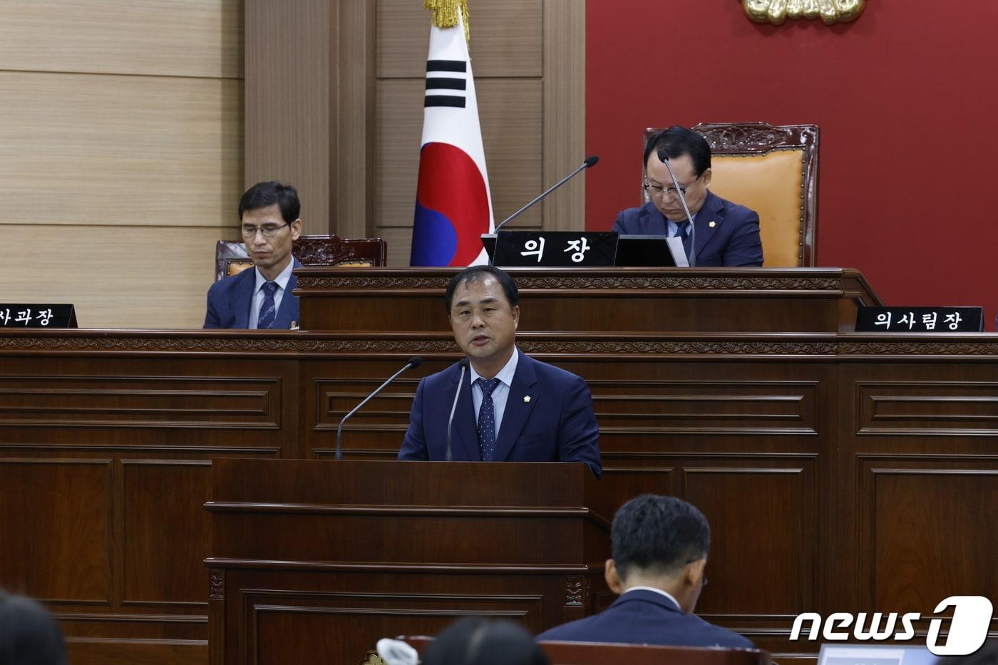 김왕중 전북 임실군의원이 제331회 임시회 제2차 본회 5분 발언을 하고 있다.&#40;임실군의회제공&#41;2023.9.21/뉴스1