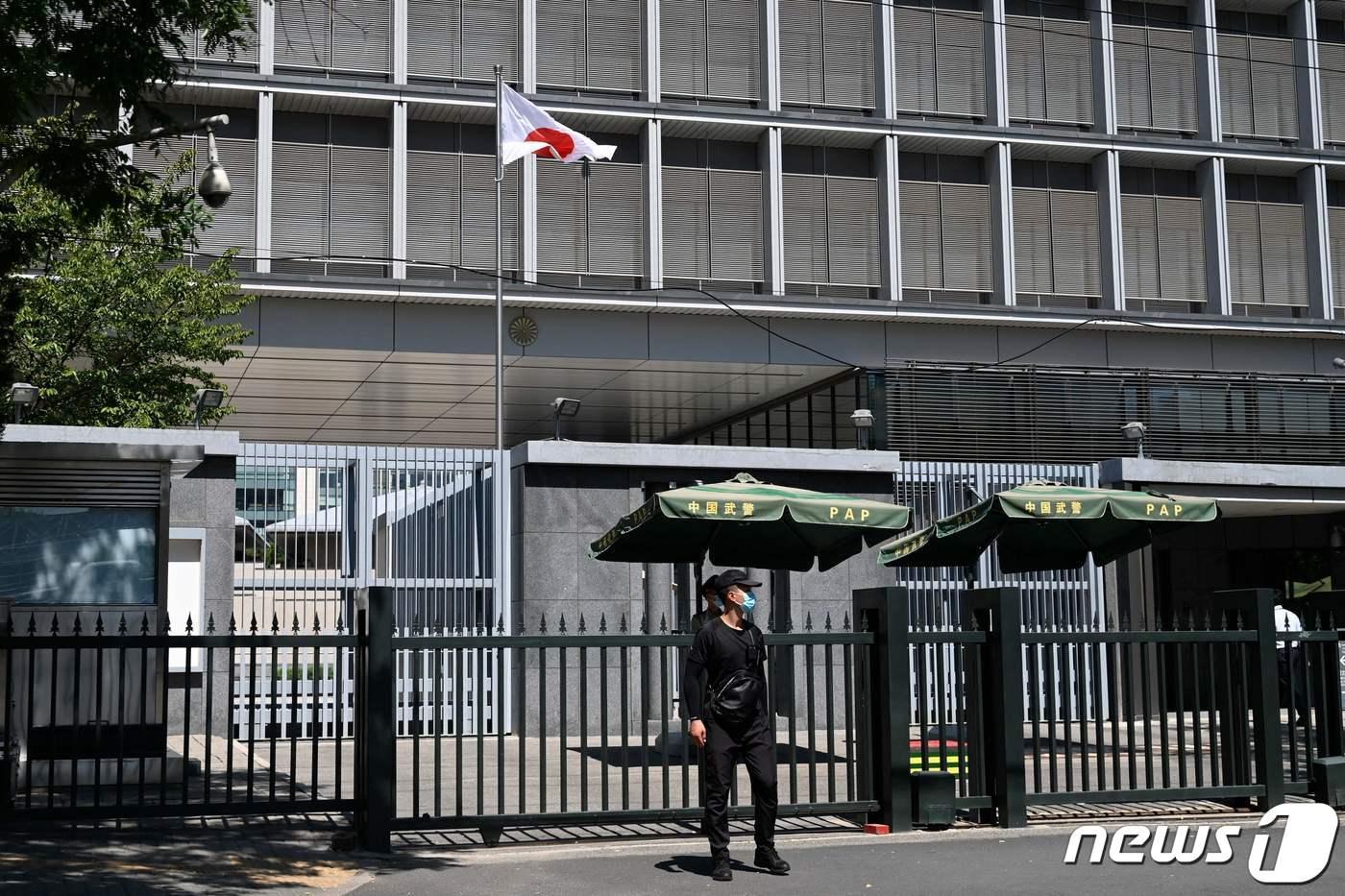 중국 베이징에 위치한 일본 대사관 전경. 2023.08.29. ⓒ AFP=뉴스1 ⓒ News1 정윤영 기자