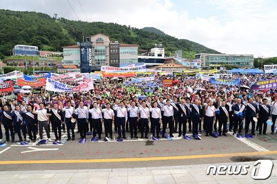 우주항공청 설치 특별법 국회 통과를 촉구하는 경남도민 궐기대회가 3일 사천 삼천포대교공원에서 열리고 있다. 2023.9.3 ⓒ 뉴스1 한송학기자